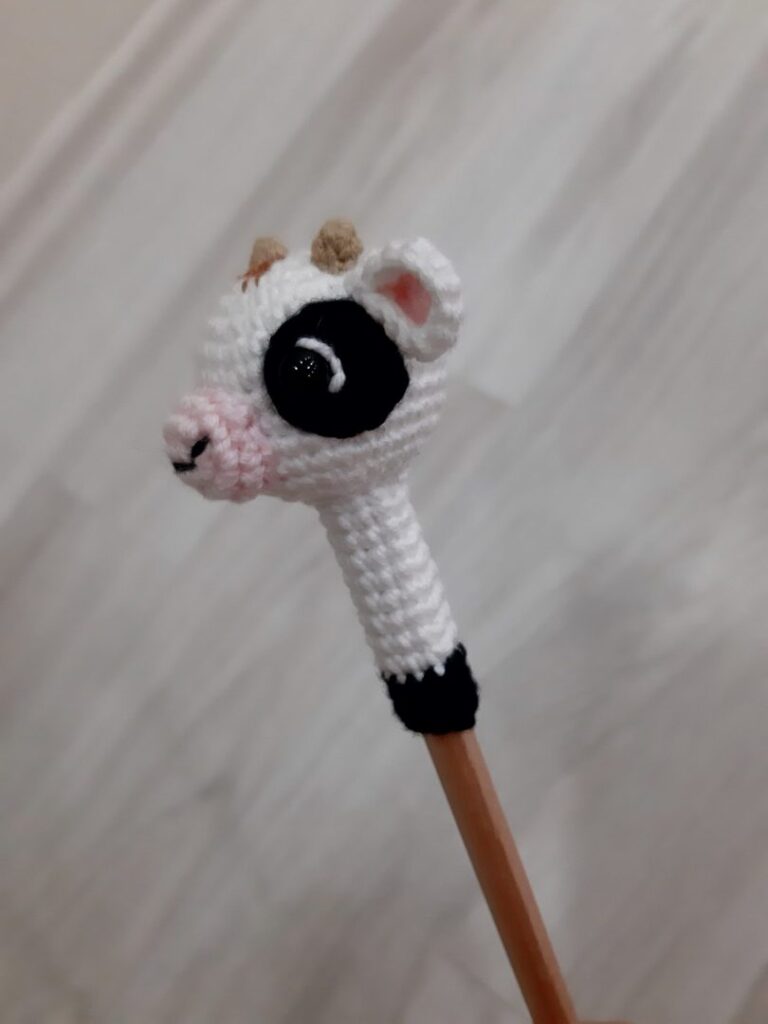 Adorable Ice Pencil Topper: Free Crochet Pattern