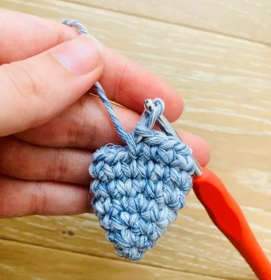 Crochet a Cute Sea Turtle Toy