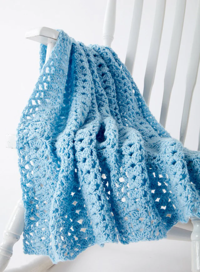 Cluster Waves Crochet Baby Blanket: A Soft & Textured Pattern