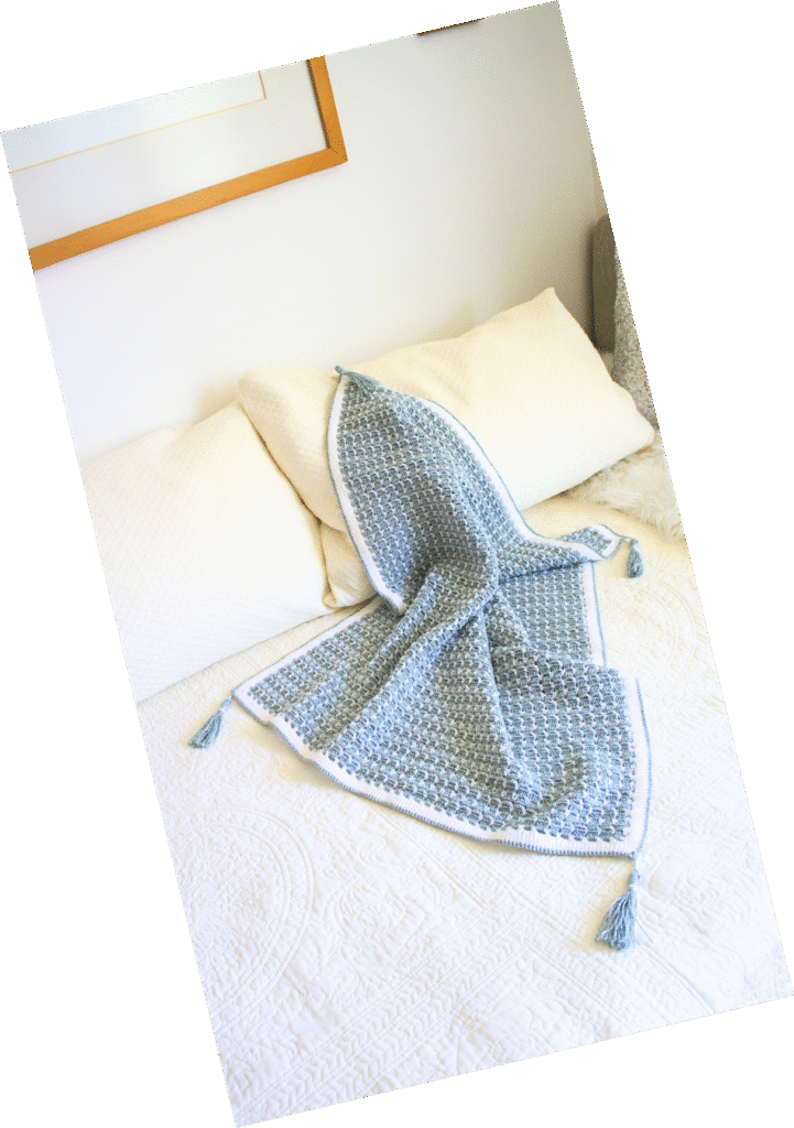 Finished Pehoe Baby Blanket in grey and white