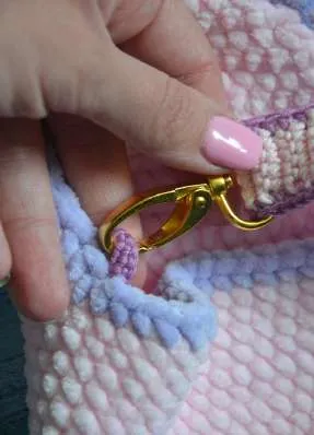 Crochet a Plush Giraffe Purse