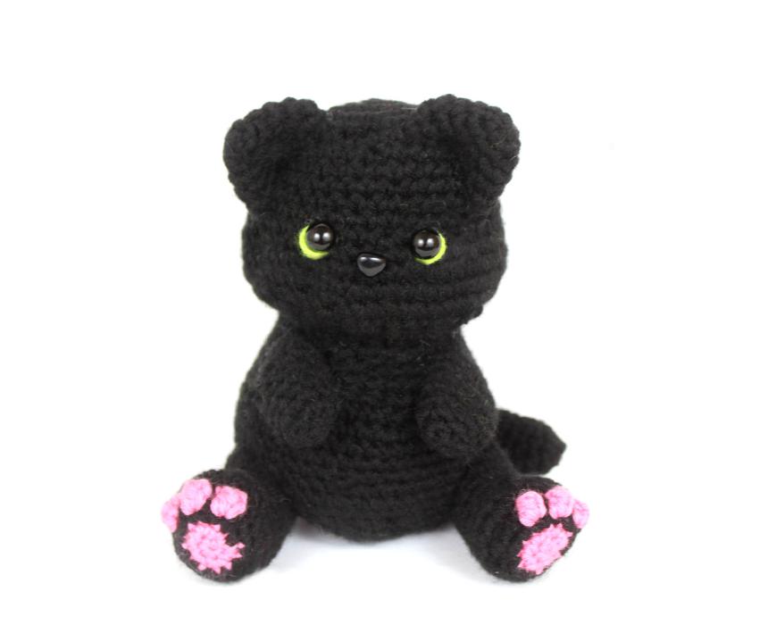 Meow-tiful Black Cat Amigurumi: A Free Crochet Pattern