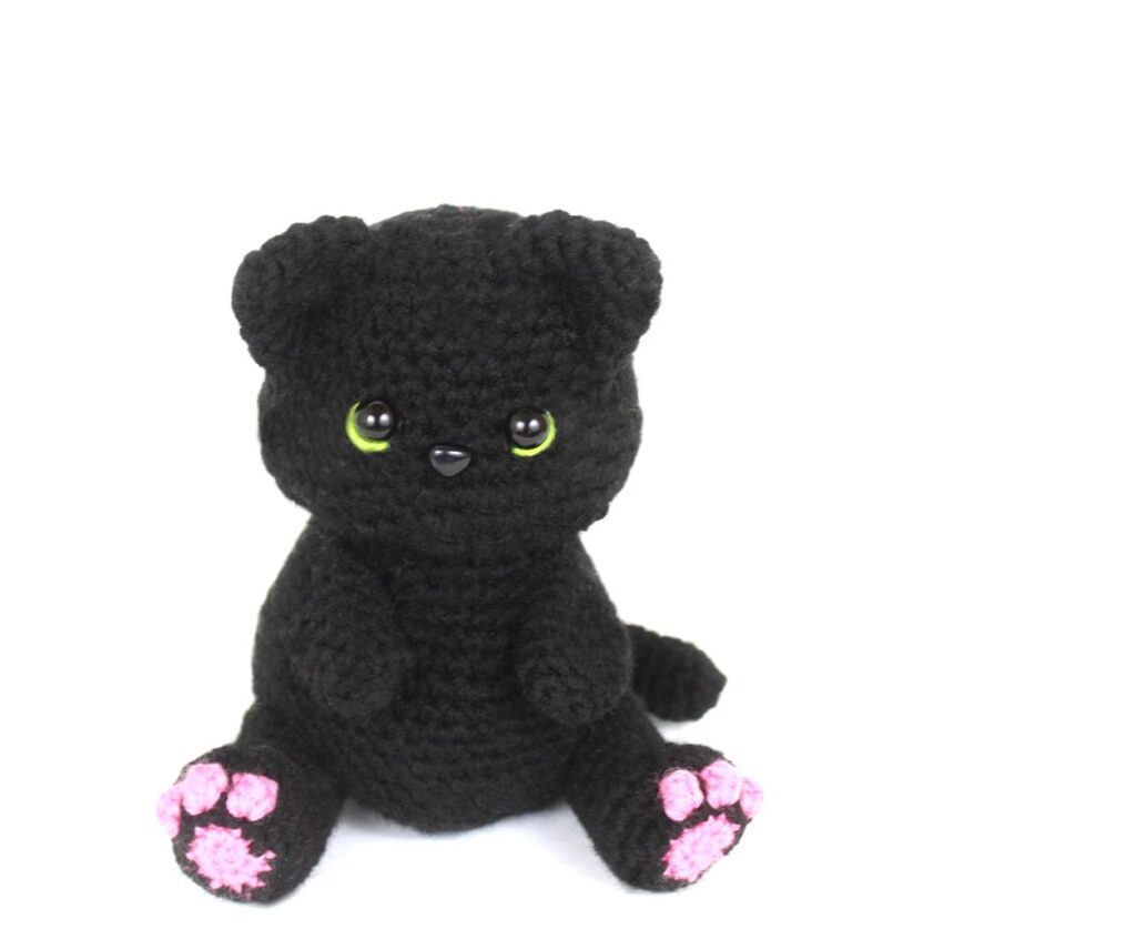 Meow-tiful Black Cat Amigurumi: A Free Crochet Pattern