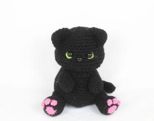 Meow-tiful Black Cat Amigurumi: A Free Crochet Pattern
