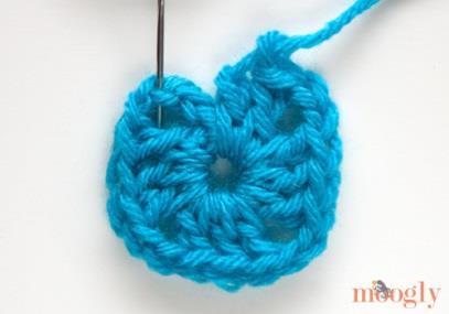 How to Crochet the Rainbow Reduction Granny Square