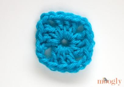 How to Crochet the Rainbow Reduction Granny Square