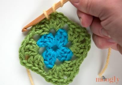 How to Crochet the Rainbow Reduction Granny Square