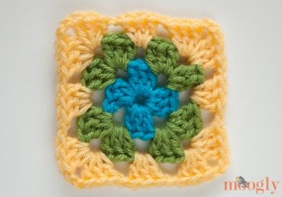 How to Crochet the Rainbow Reduction Granny Square