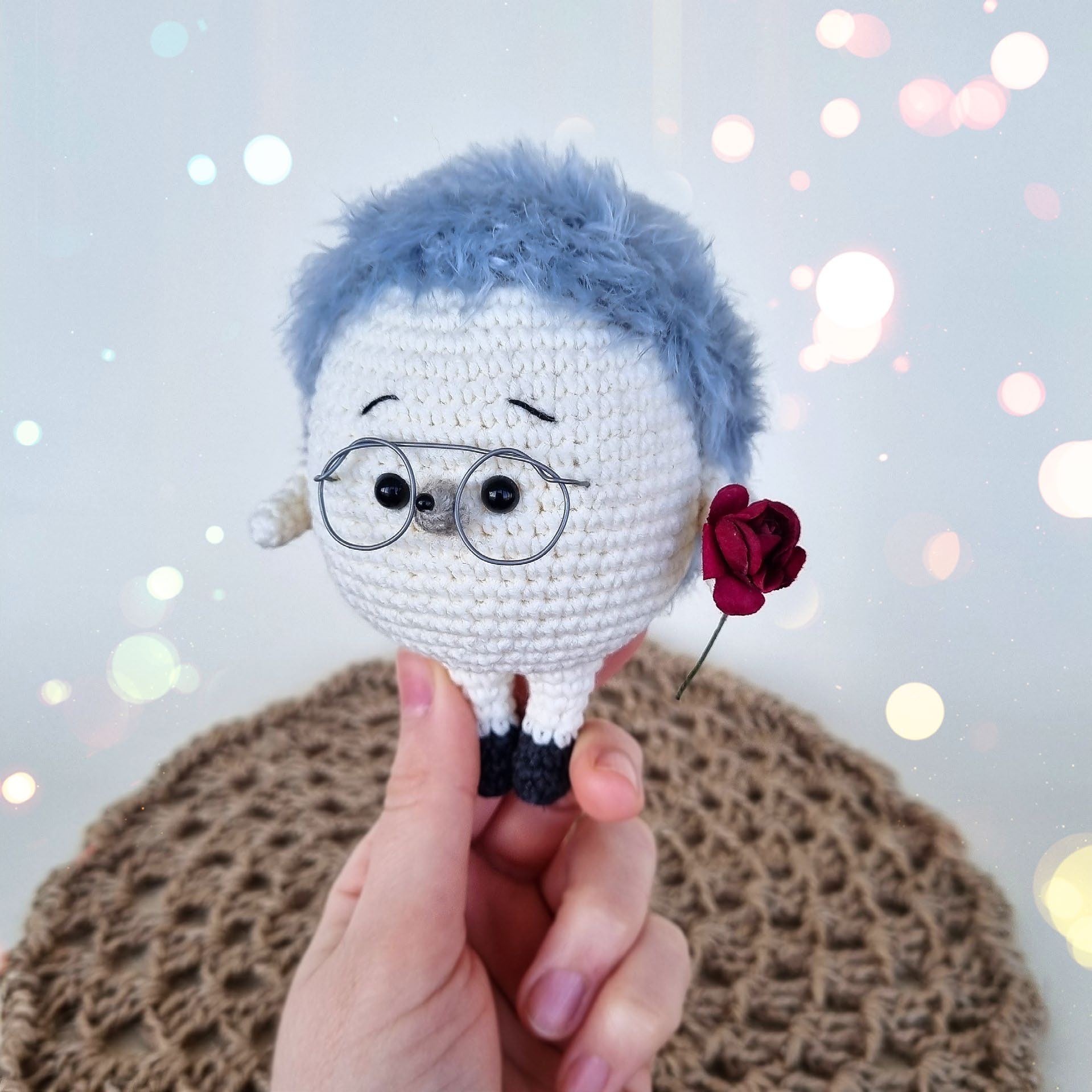 Spectacled Hedgehog: A Free Amigurumi Pattern