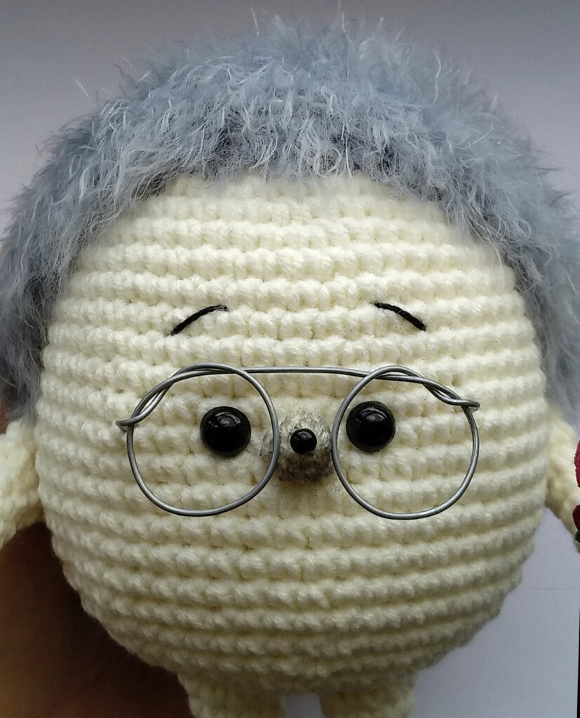 Spectacled Hedgehog: A Free Amigurumi Pattern
