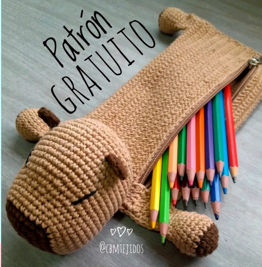 Crochet Your Own Adorable Capybara Pouch: The Free "Carpinchera" Pattern!