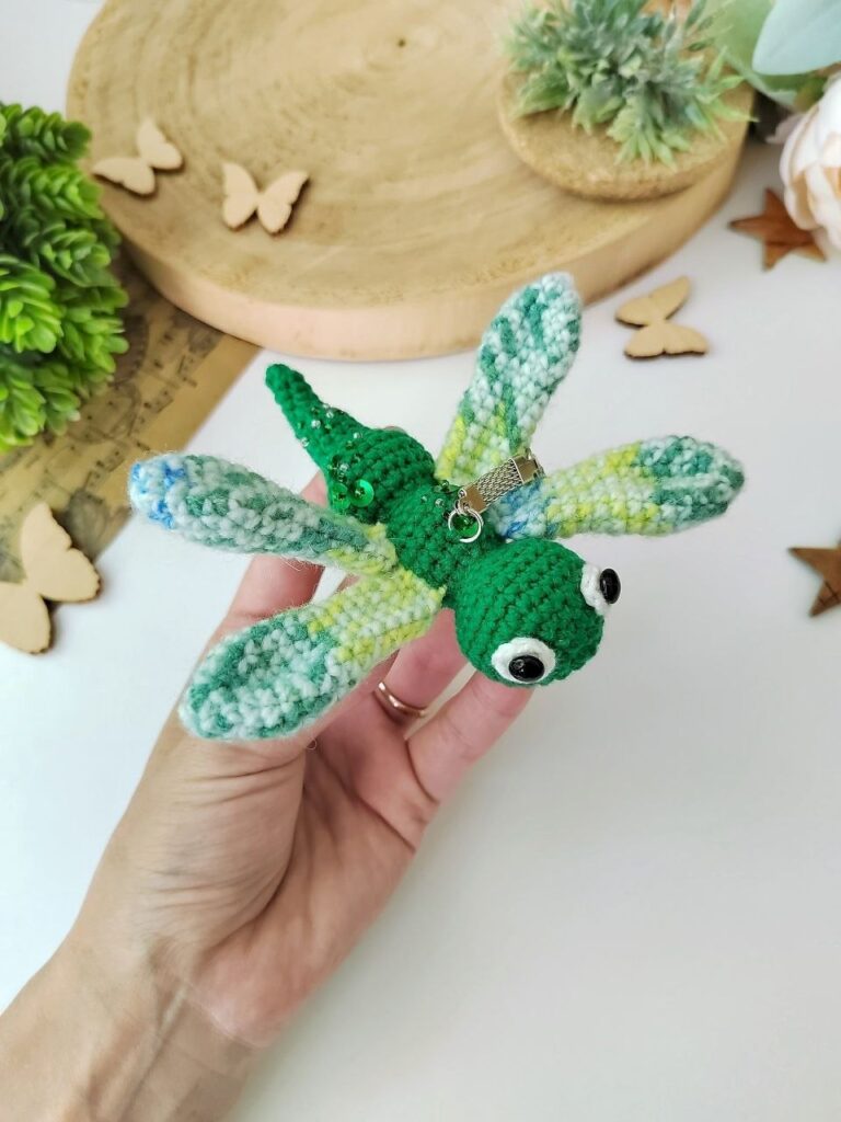 Crochet Dragonfly Keychain: A Sweet Little Amigurumi