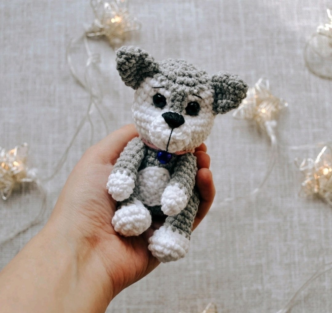 Tiny Paws, Big Cuddles: Crochet Your Own Miniature Husky!