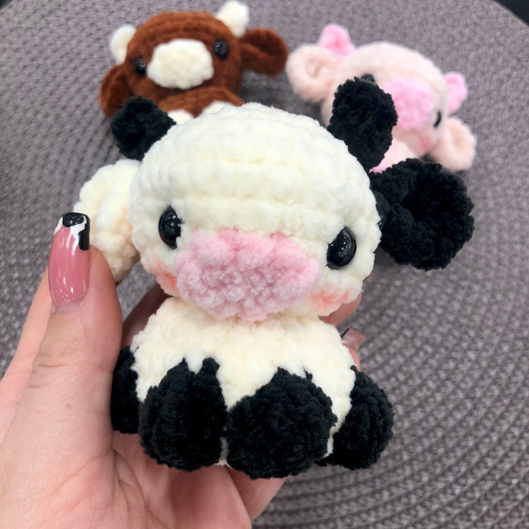 Easy Mini Plush Cow Crochet Pattern: Beginner Amigurumi Tutorial