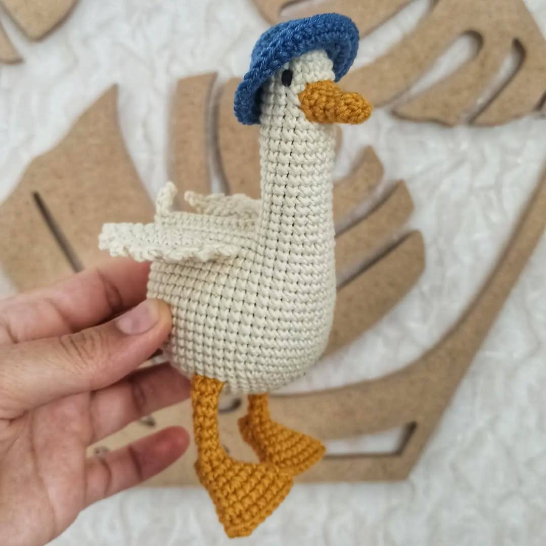 Free Crochet Goose Amigurumi Pattern: Easy Step-by-Step Tutorial