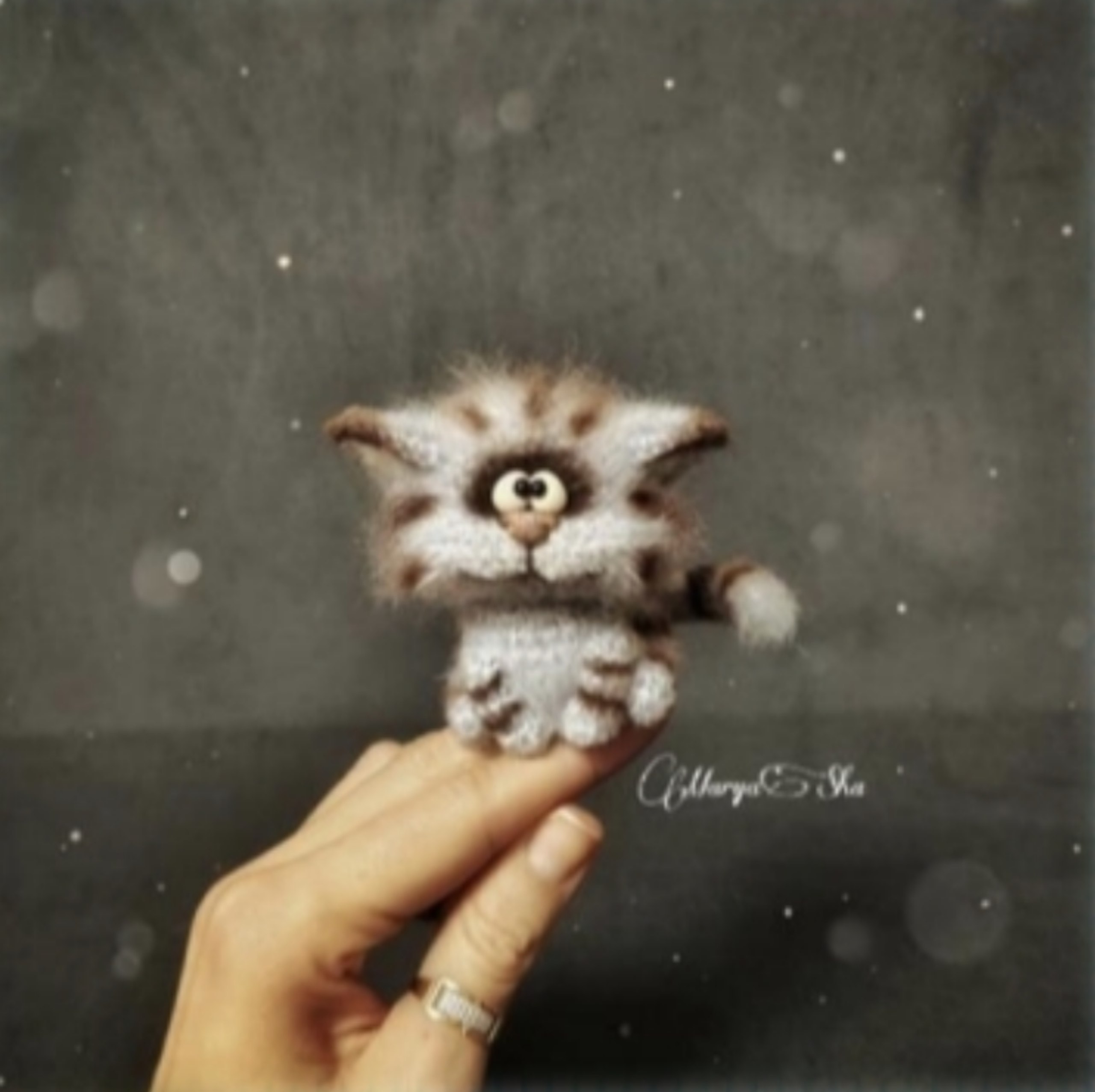 Free Tiny Fuzzy Kitten Crochet Pattern: Realistic Miniature Amigurumi