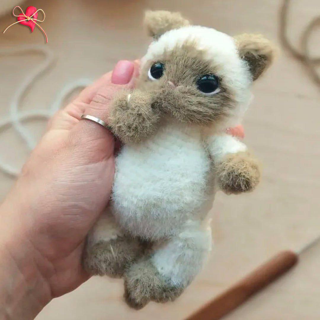 Easy Mini Fluffy Cat Crochet Pattern: Beginner Amigurumi Tutorial