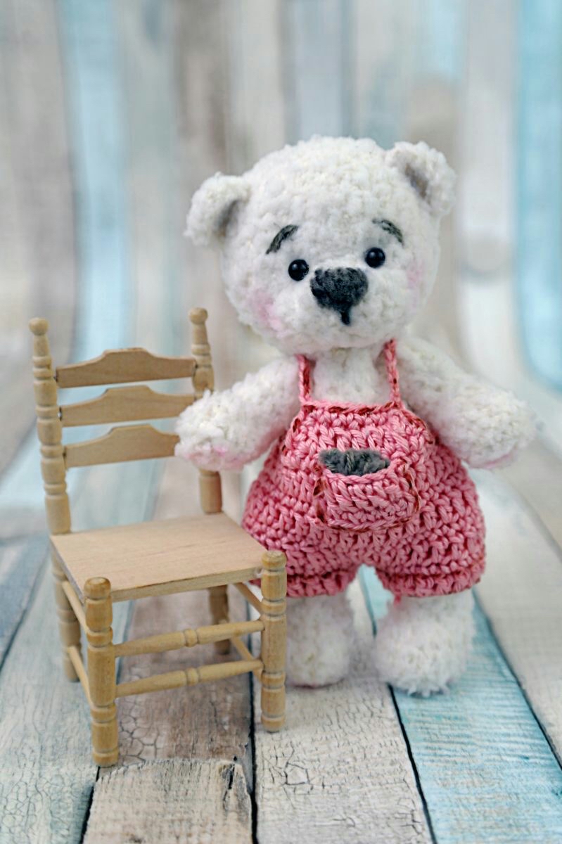 Plush Crochet Bear Pattern: A Beginner-Friendly Amigurumi Guide