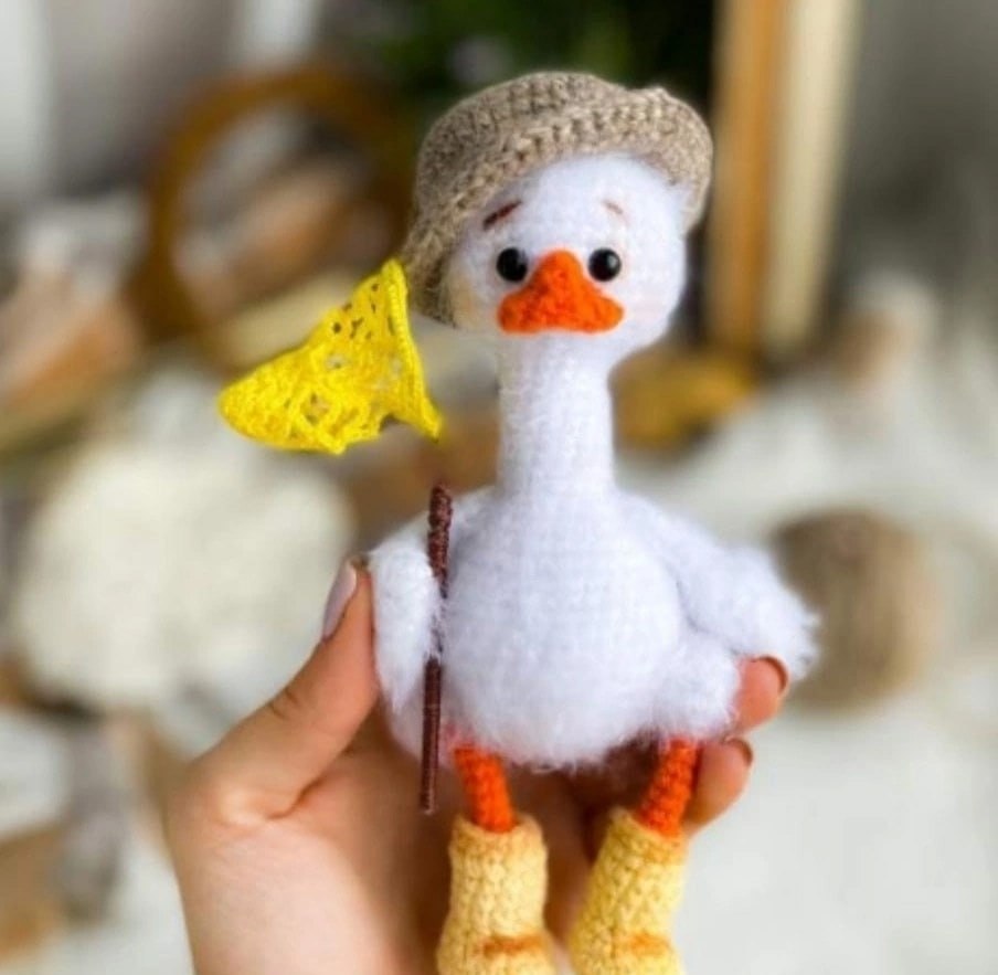 Crochet Goose Pattern: Adorable Amigurumi Tutorial for Beginners